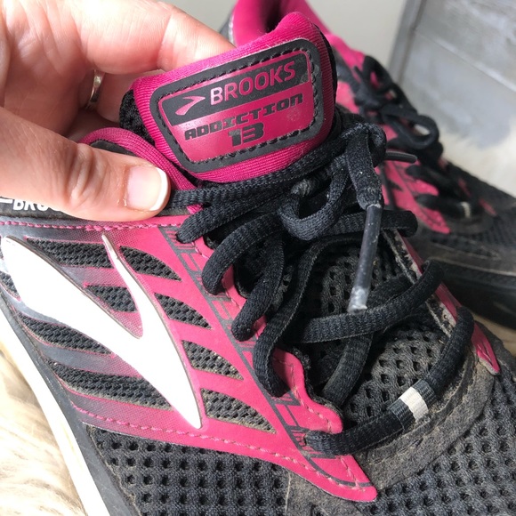 Brooks Addiction 13 athletic running active sneakers womens pink black - Picture 2 of 9
